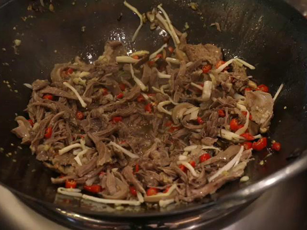 镇店菜——瓦罐煨羊肉